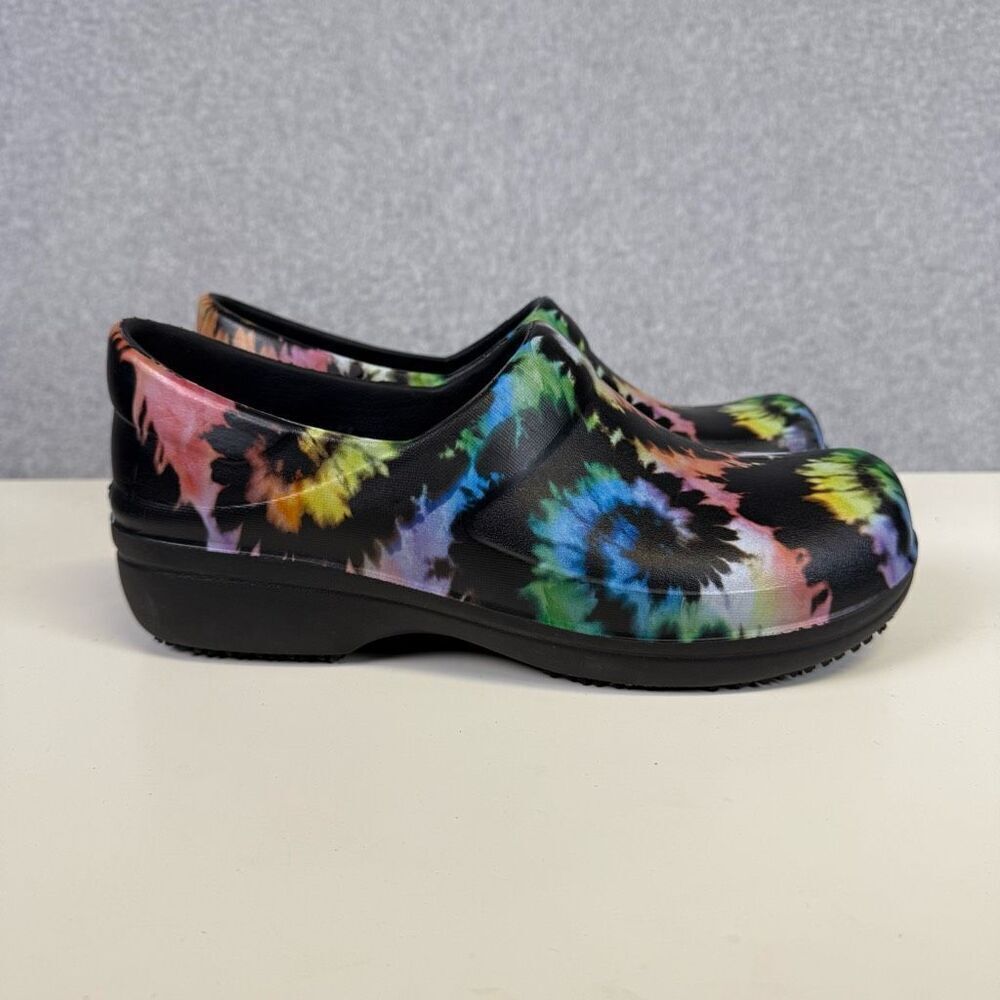 Crocs Women's Size 8 Black Tie Dye Dual Comfort Slip on Sandals Comfort